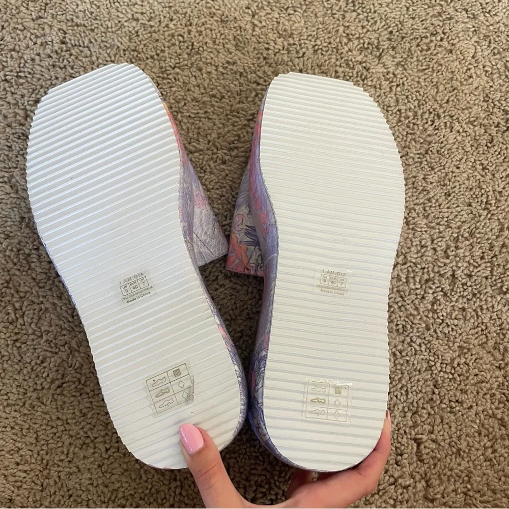 I.AM.GIA. Ila Slides Platforms Purple Newport Tattoo Print Size 9